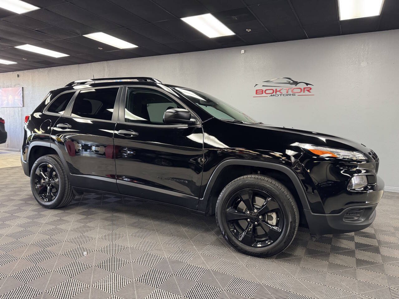 Vehicle image 6 of 58
