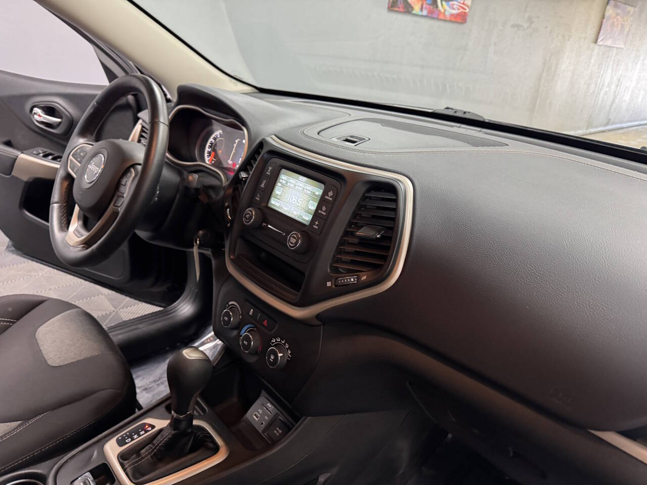 Vehicle image 53 of 58