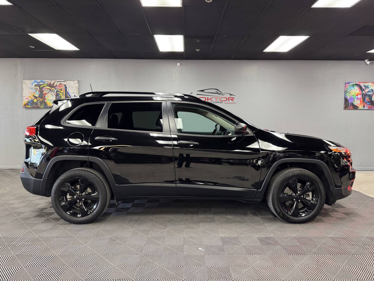 Vehicle image 9 of 58