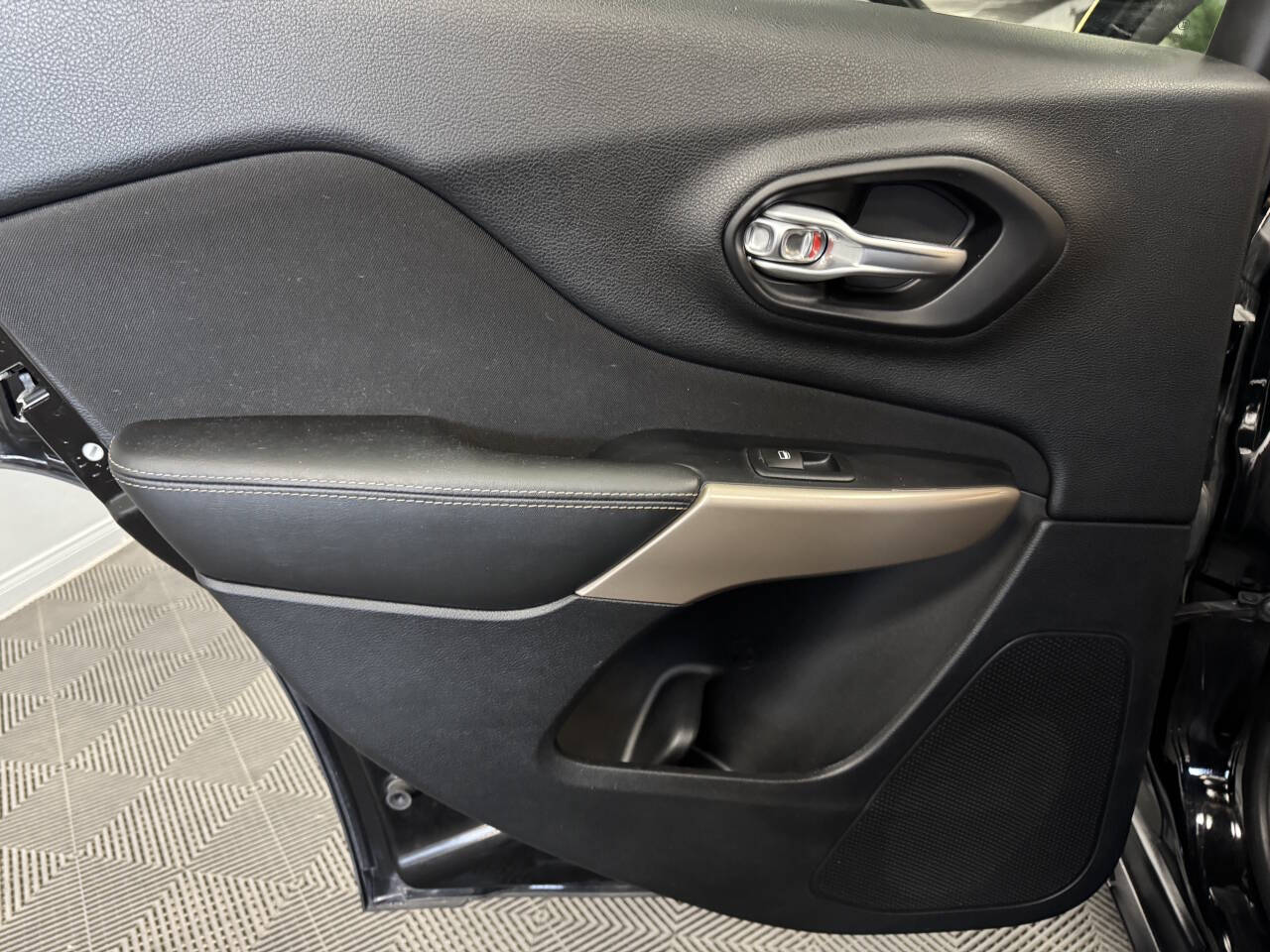 Vehicle image 45 of 58