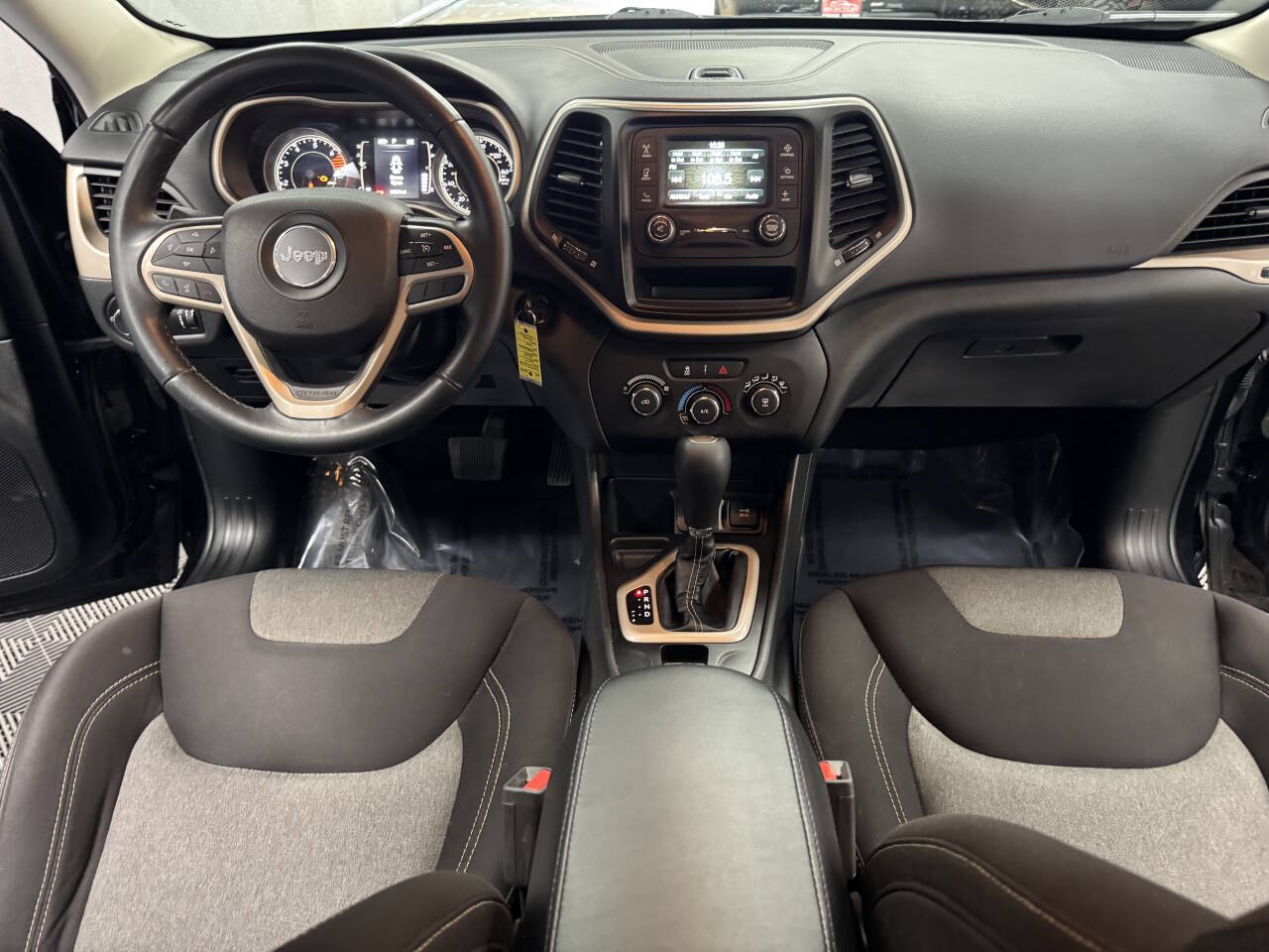 Vehicle image 39 of 58