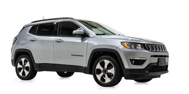 2017 Jeep Compass Latitude Image 3 of 32
