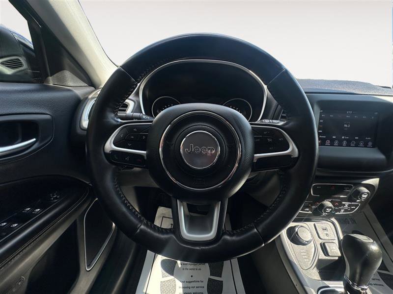 Vehicle image 12 of 14