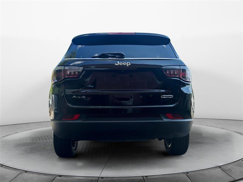 Vehicle image 5 of 14