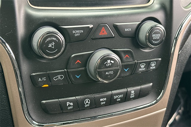 Vehicle image 26 of 46