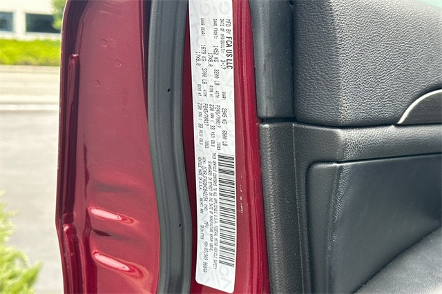 Vehicle image 32 of 46