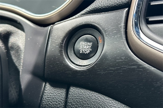 Vehicle image 39 of 46