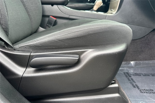 Vehicle image 33 of 46