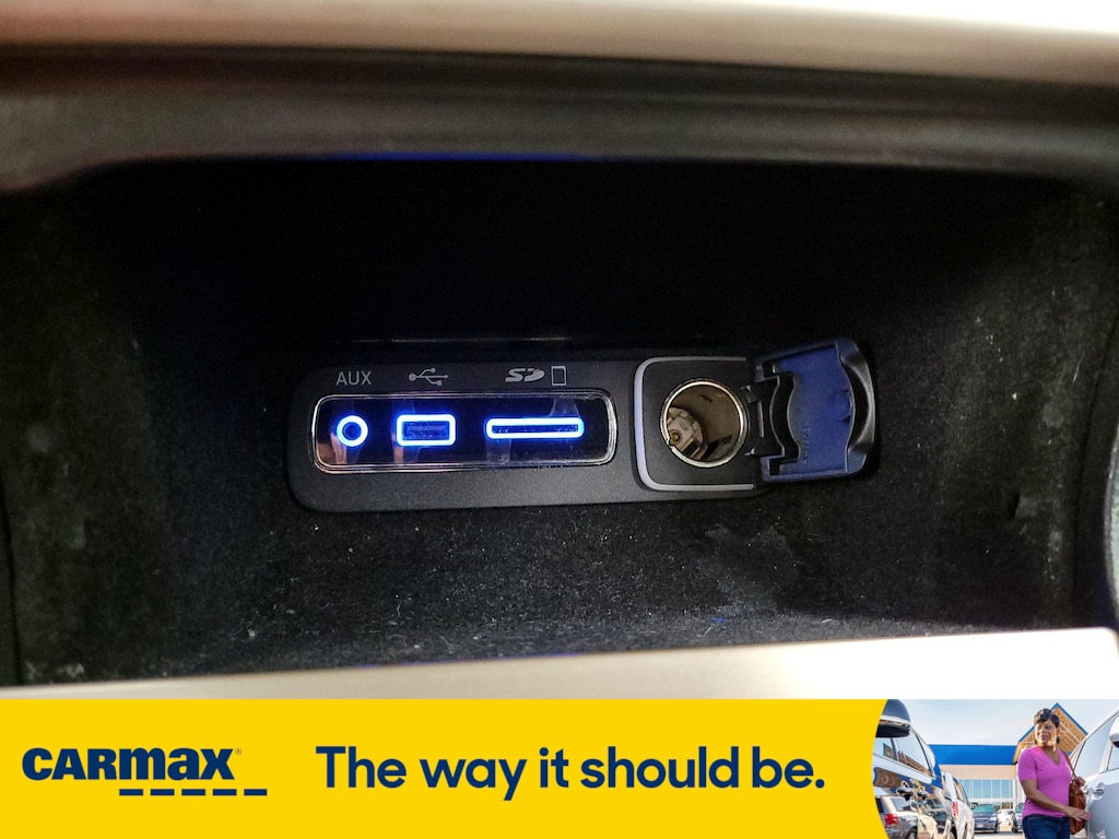 Vehicle image 24 of 29