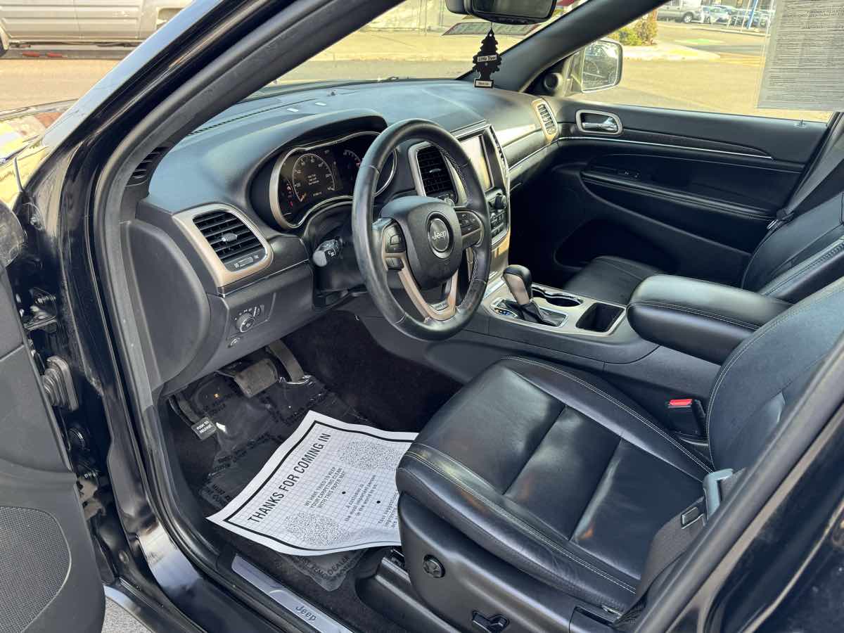 Vehicle image 13 of 20