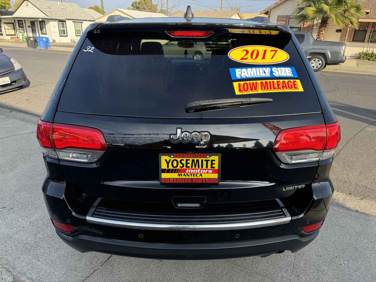 Vehicle image 8 of 20