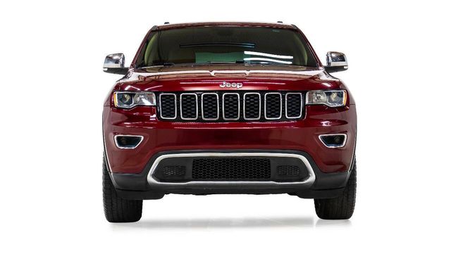 2017 Jeep Grand Cherokee Limited Image 2 of 60