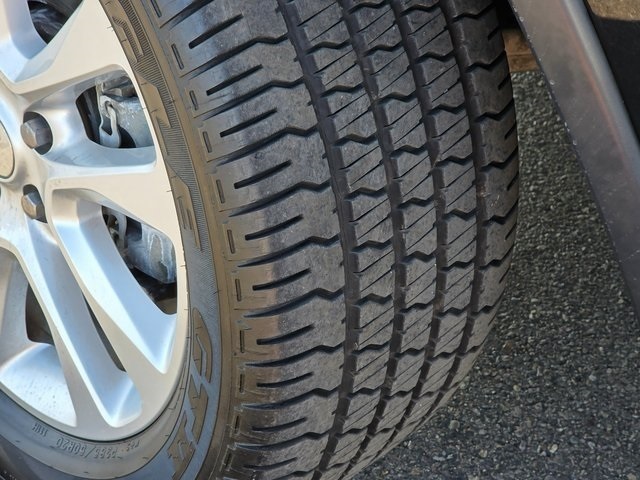 Vehicle image 9 of 41
