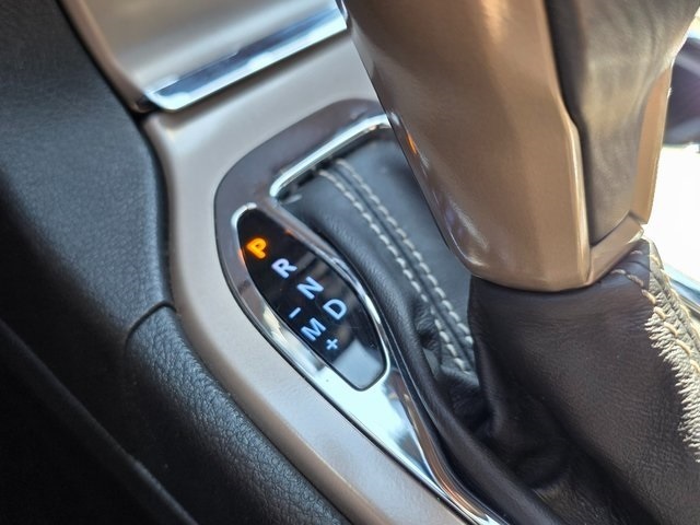 Vehicle image 37 of 41