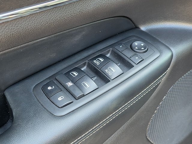 Vehicle image 35 of 41