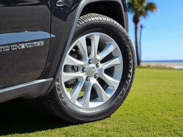 Vehicle image 8 of 41