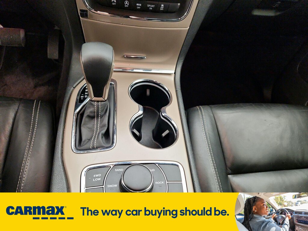 Vehicle image 23 of 29