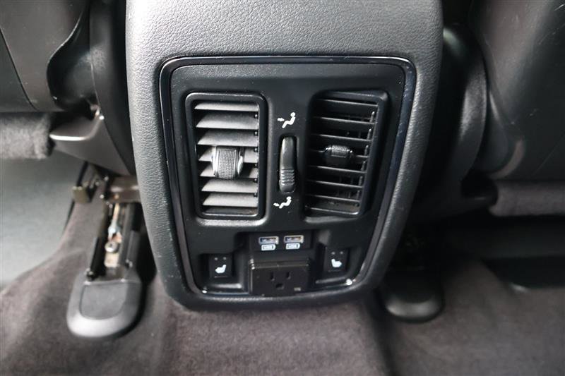 Vehicle image 15 of 36