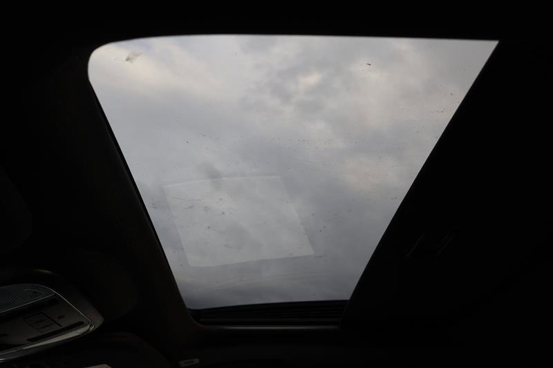 Vehicle image 29 of 36