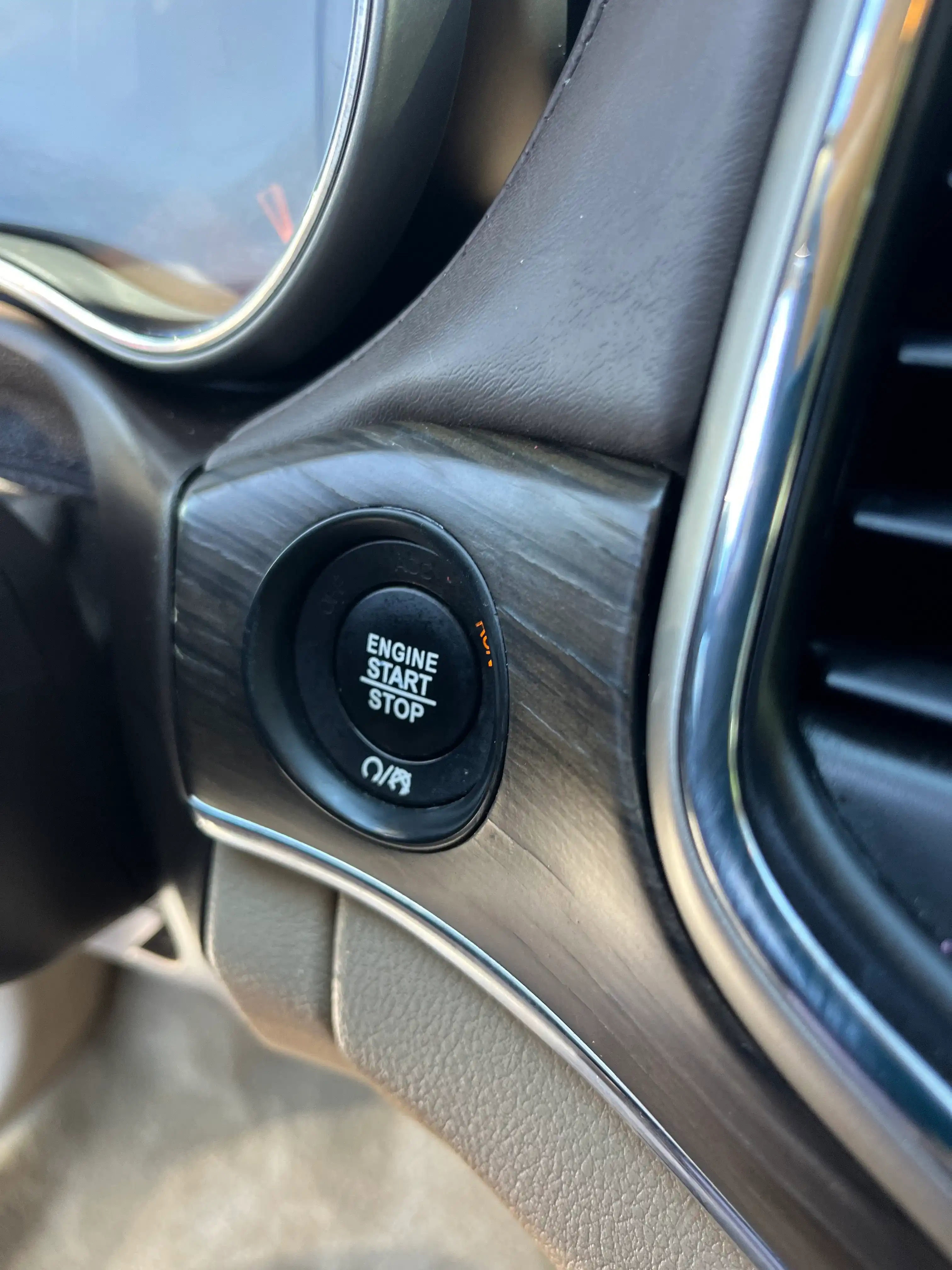 Vehicle image 46 of 57