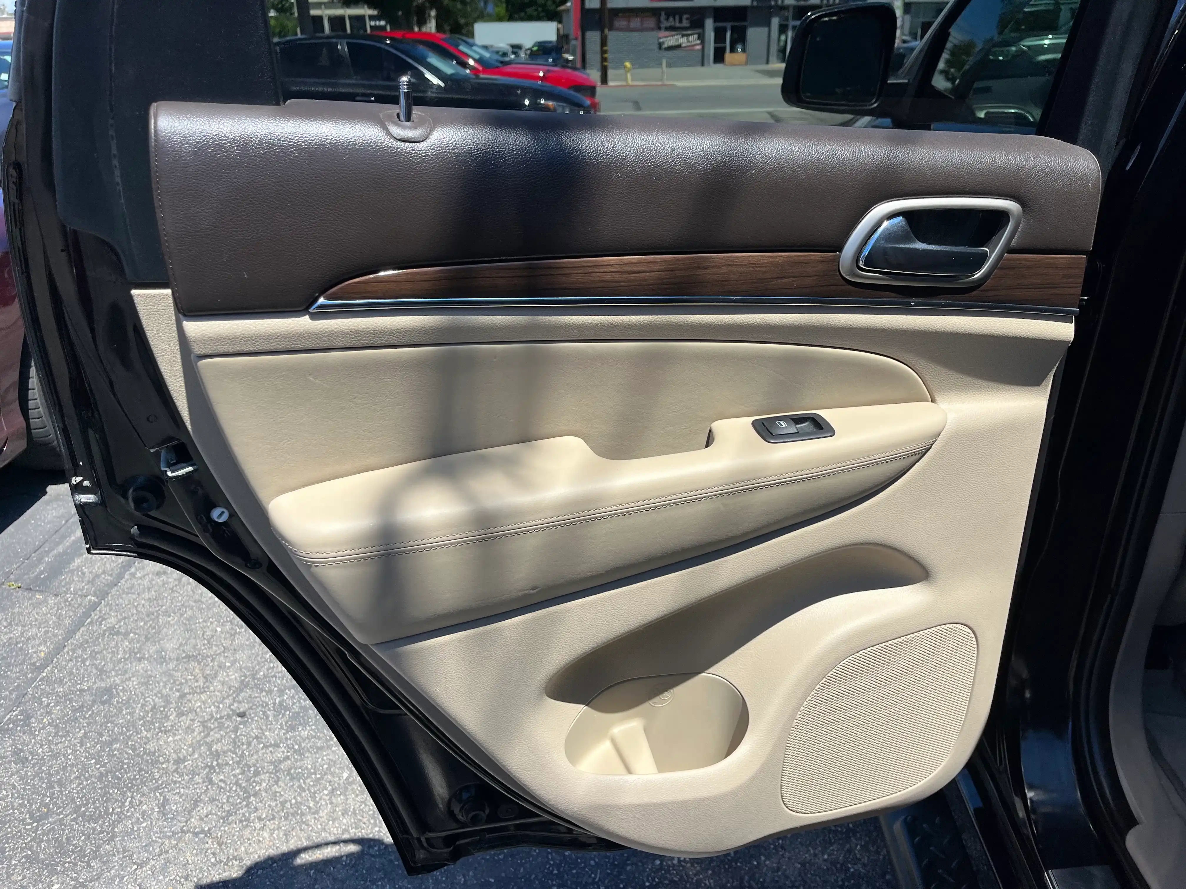 Vehicle image 39 of 57
