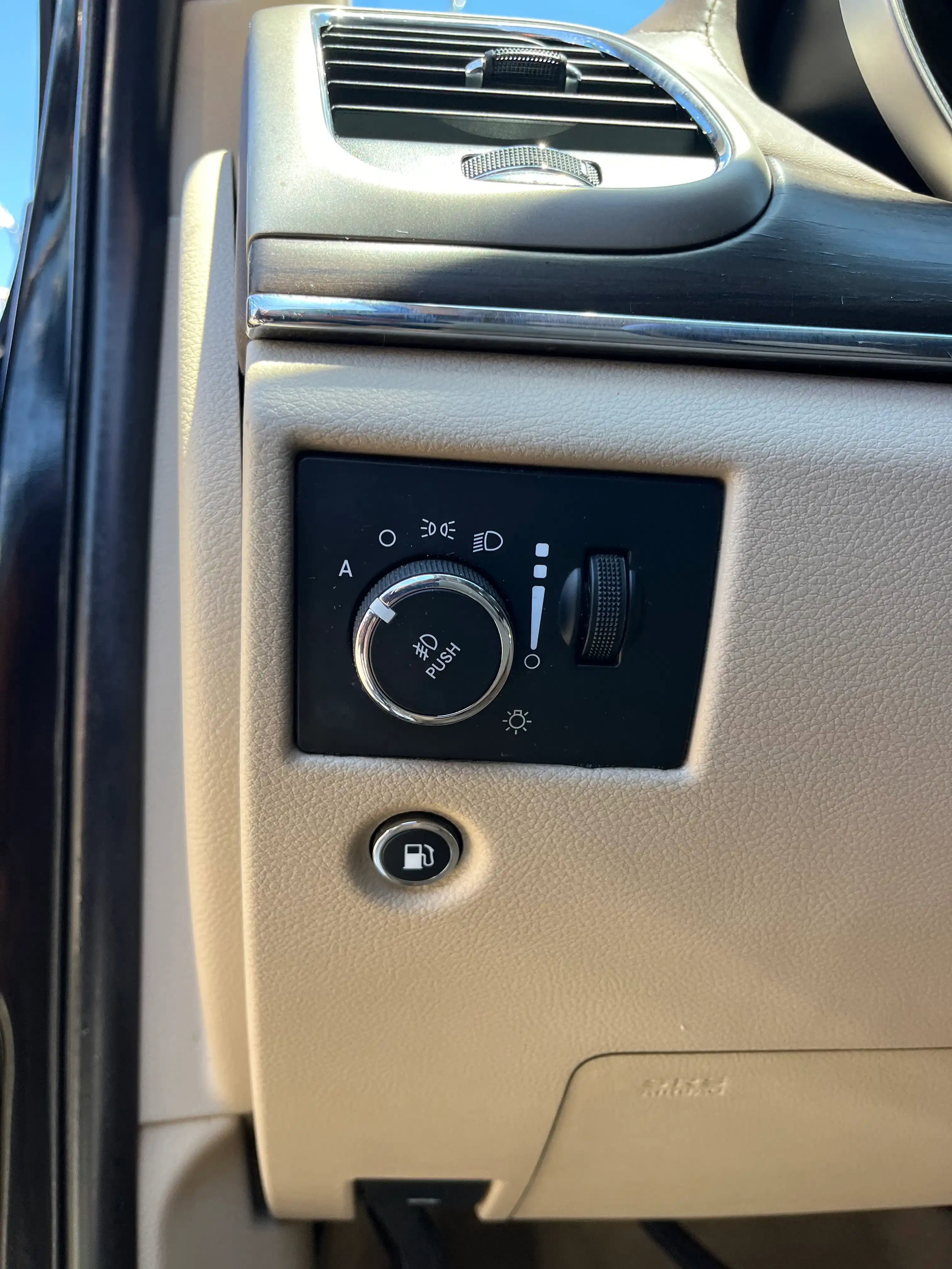 Vehicle image 56 of 57