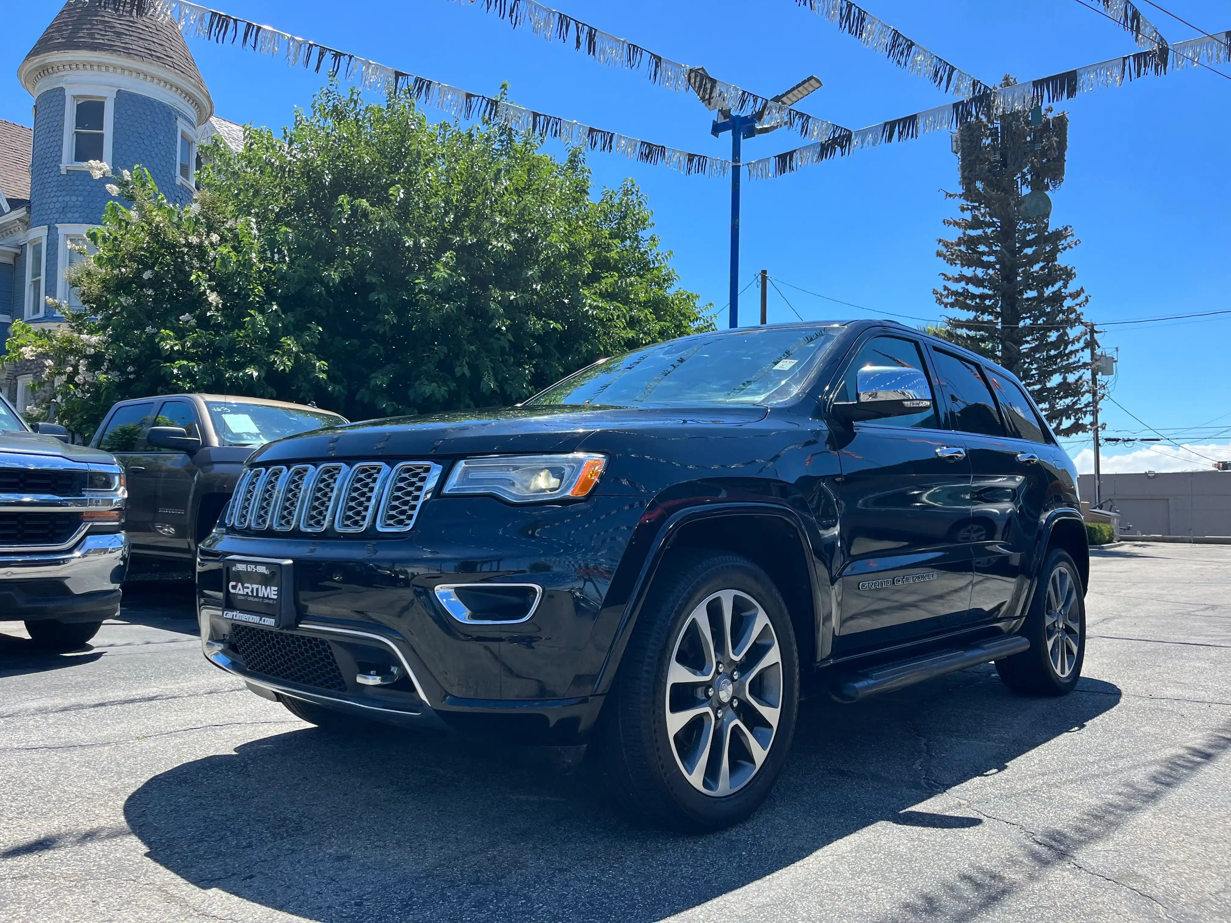 Vehicle image 4 of 57