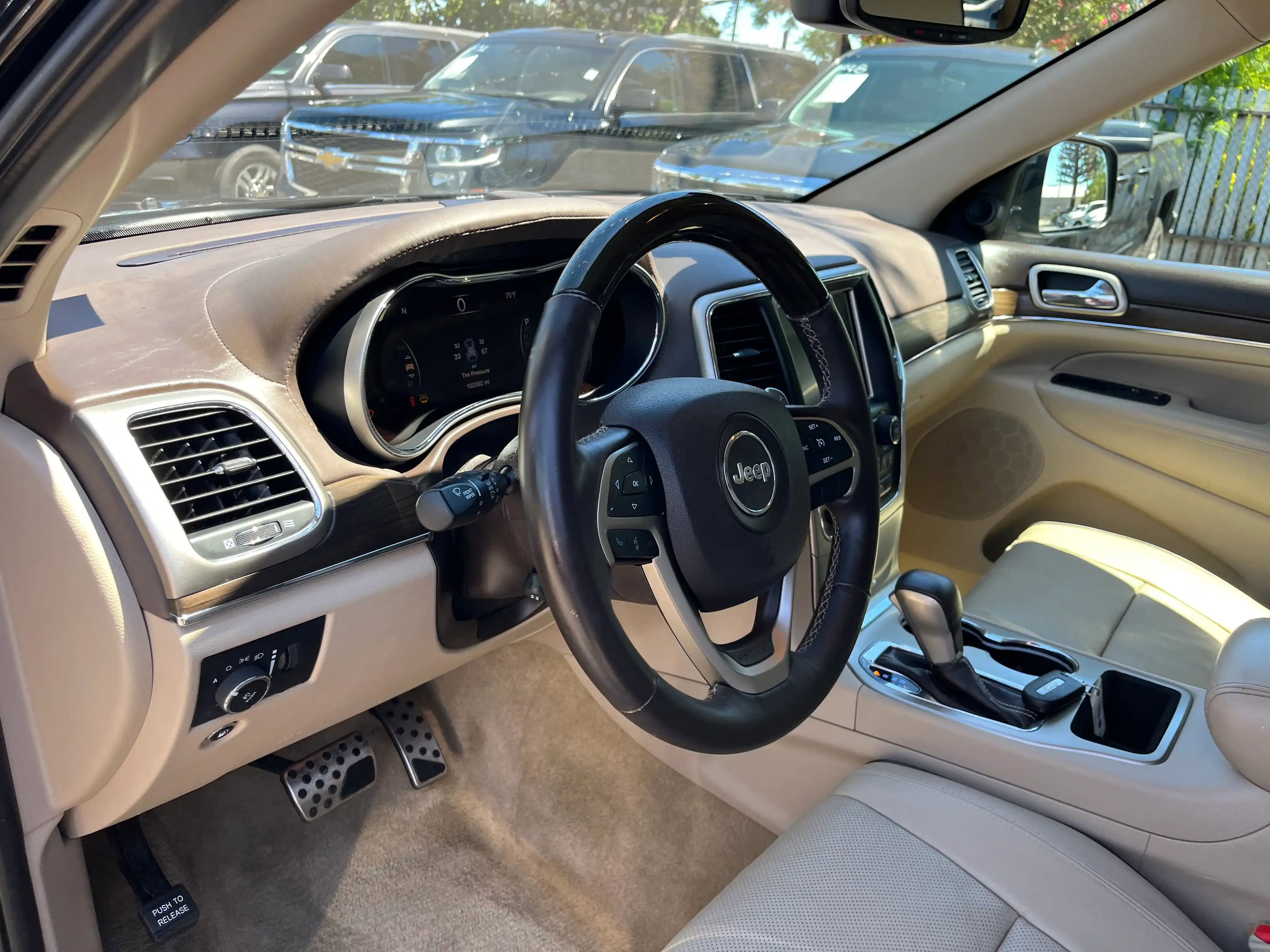 Vehicle image 28 of 57