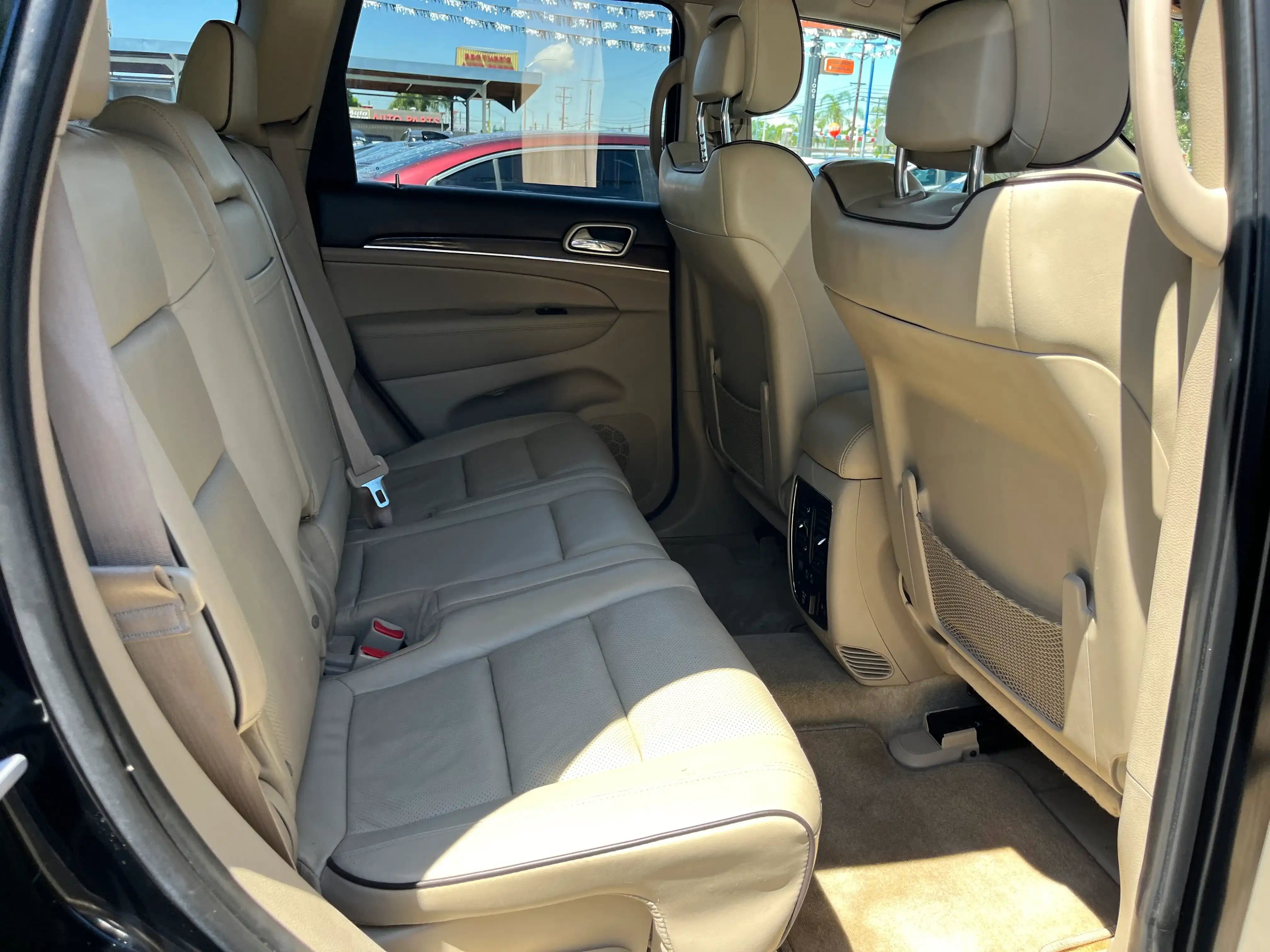 Vehicle image 21 of 57