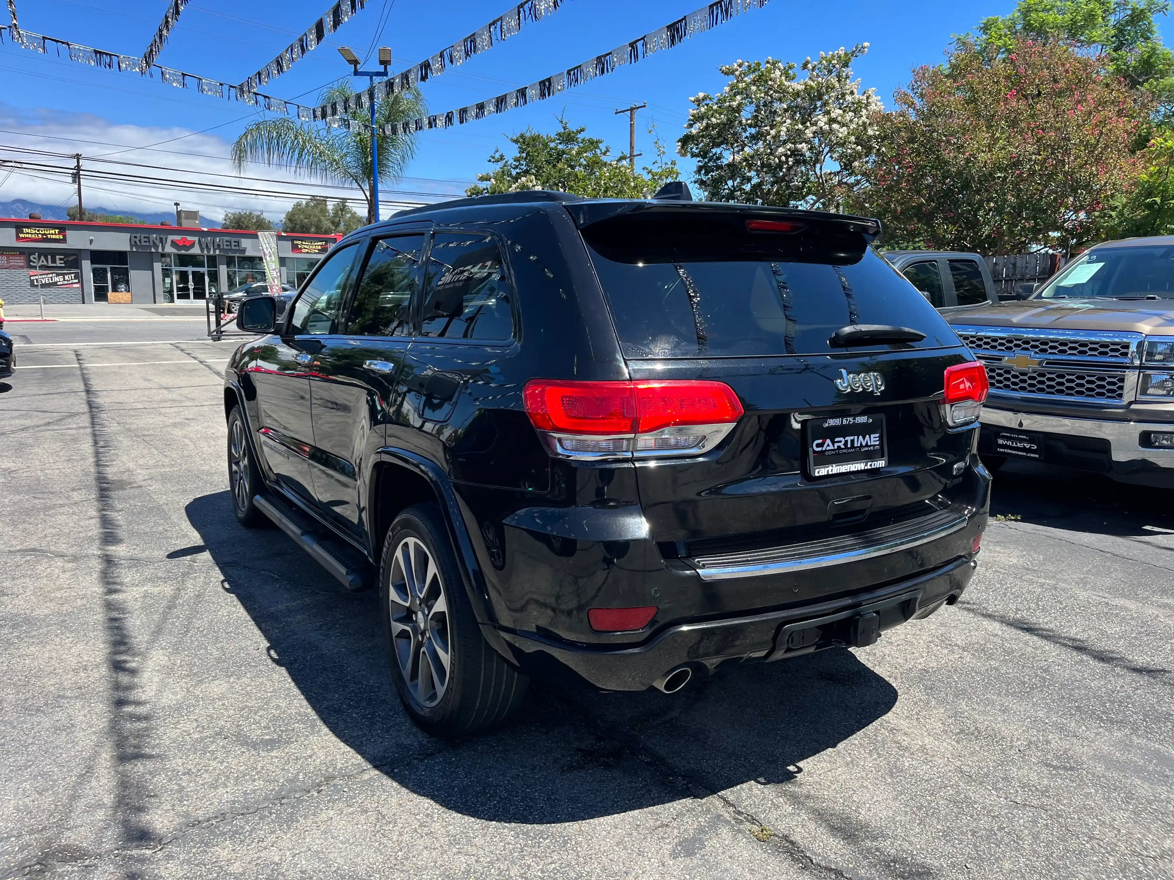 Vehicle image 17 of 57