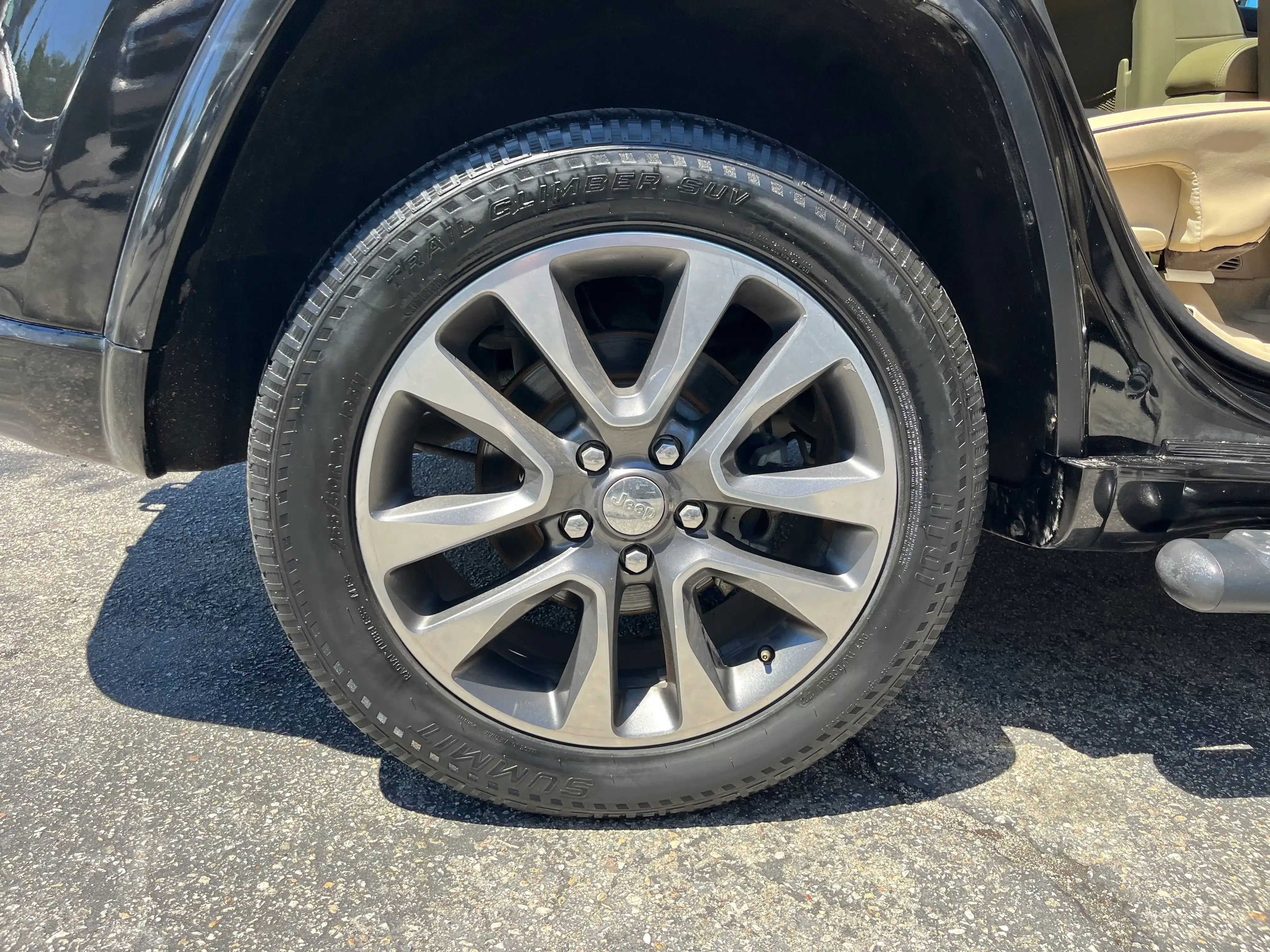 Vehicle image 18 of 57