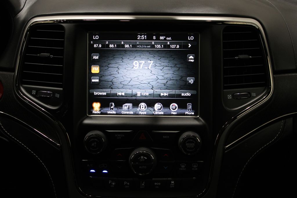 Vehicle image 28 of 49