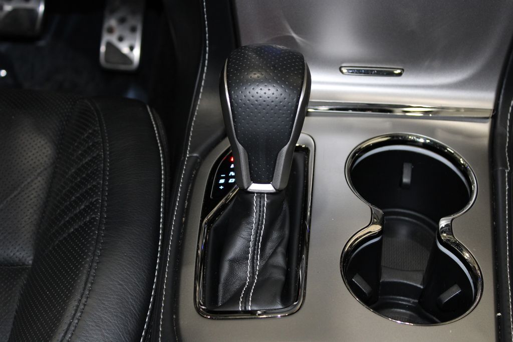 Vehicle image 37 of 49