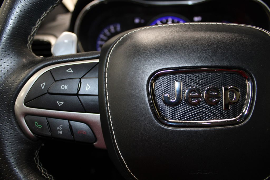 Vehicle image 23 of 49