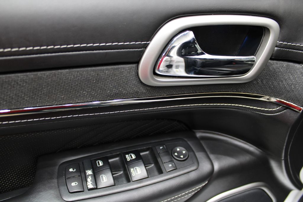 Vehicle image 16 of 49