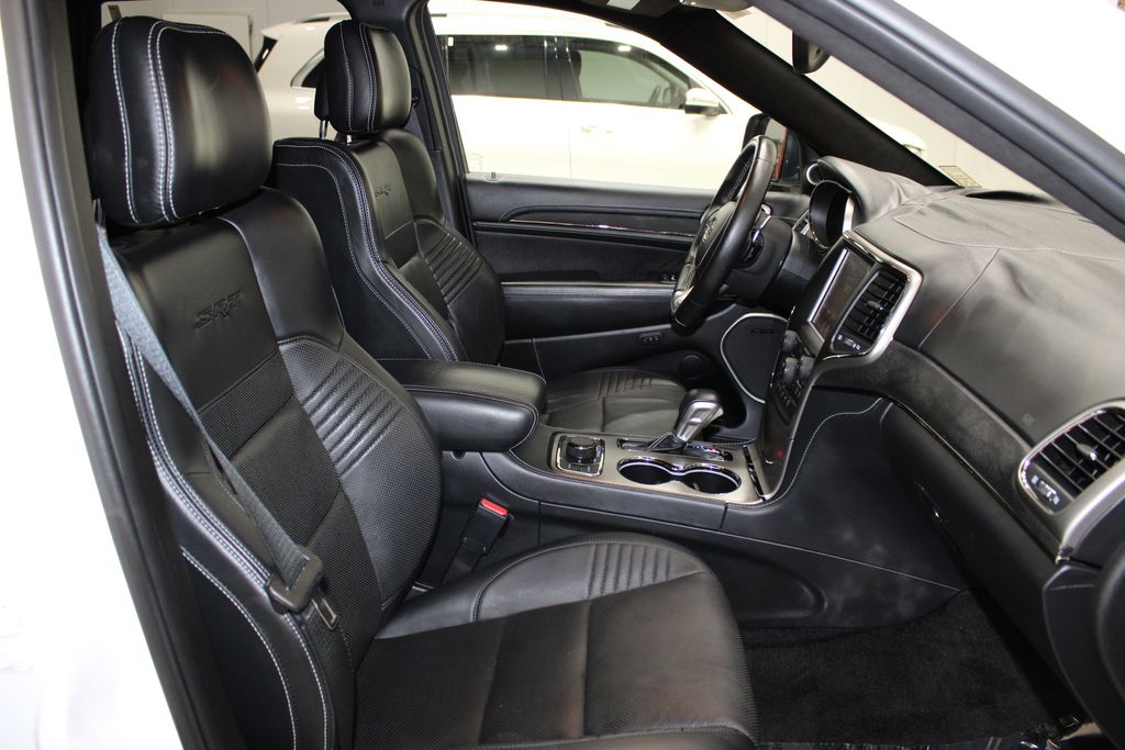 Vehicle image 14 of 49