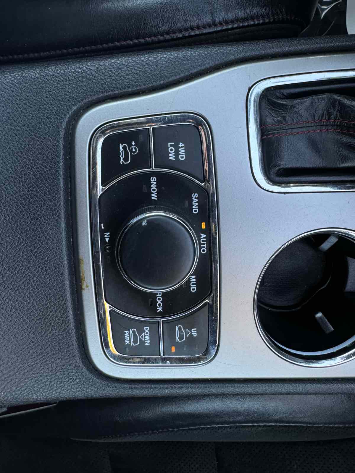 Vehicle image 17 of 22