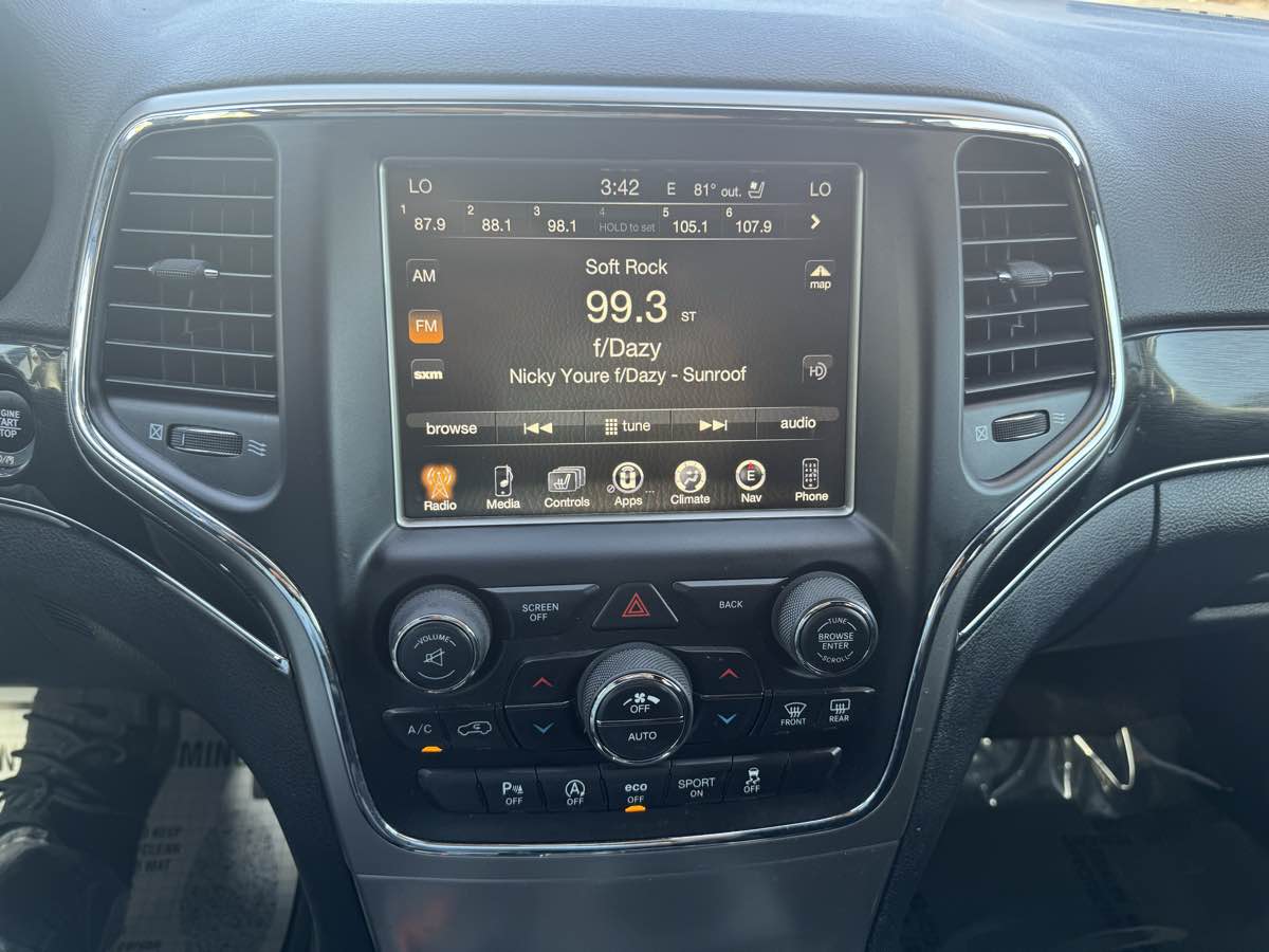 Vehicle image 19 of 22