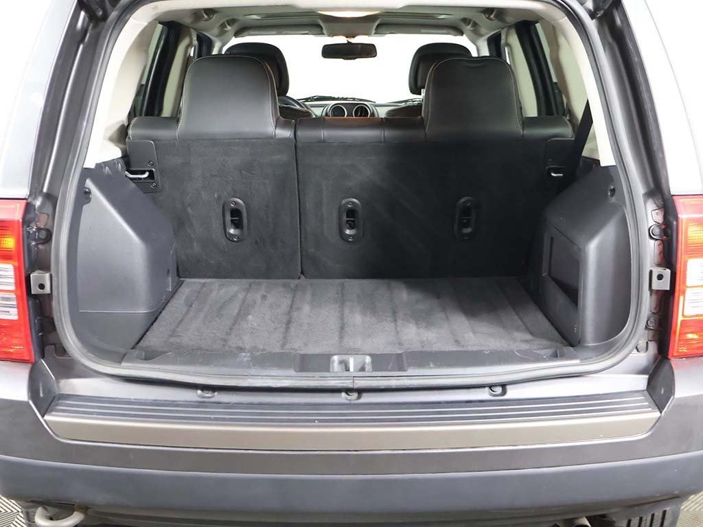 2017 Jeep Patriot 75th Anniversary Image 13 of 44