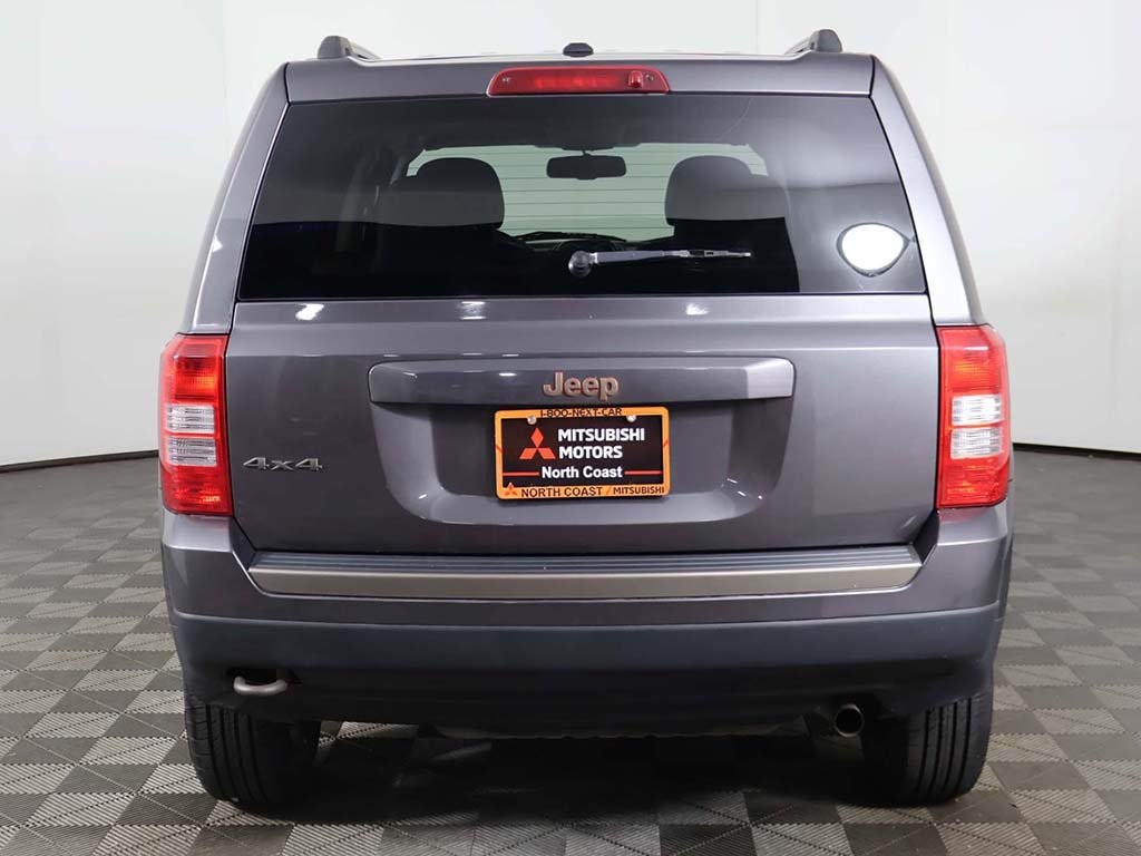 2017 Jeep Patriot 75th Anniversary Image 8 of 44