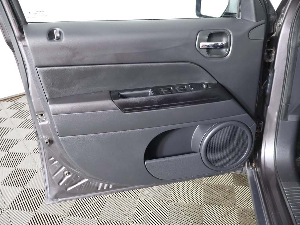 2017 Jeep Patriot 75th Anniversary Image 27 of 44