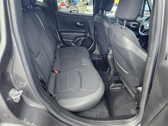Vehicle image 11 of 43