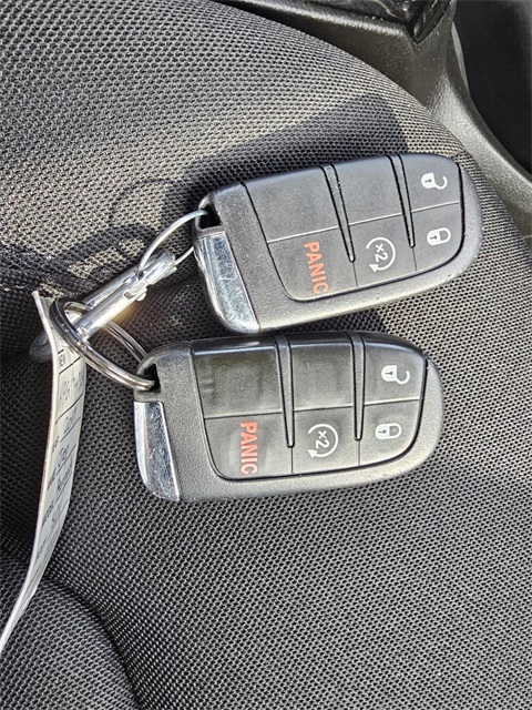 Vehicle image 41 of 43