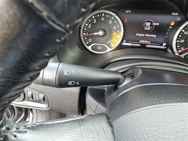 Vehicle image 29 of 43