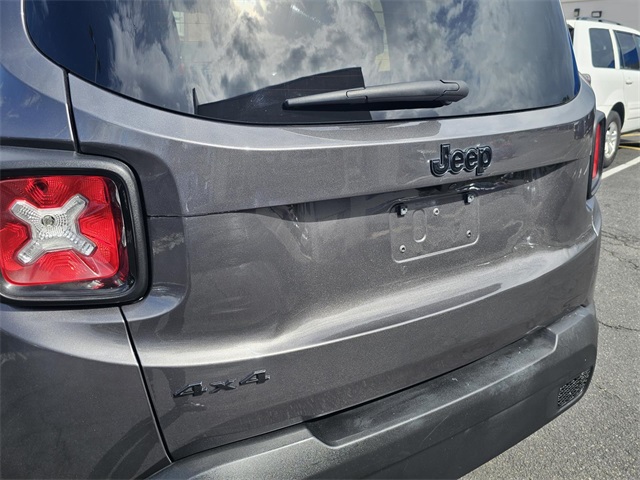Vehicle image 8 of 43