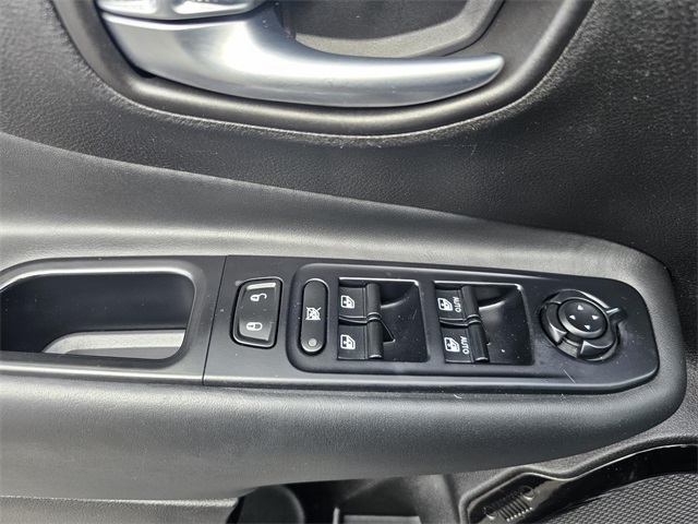 Vehicle image 20 of 43