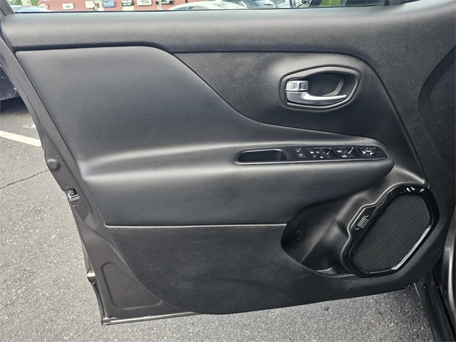Vehicle image 22 of 43