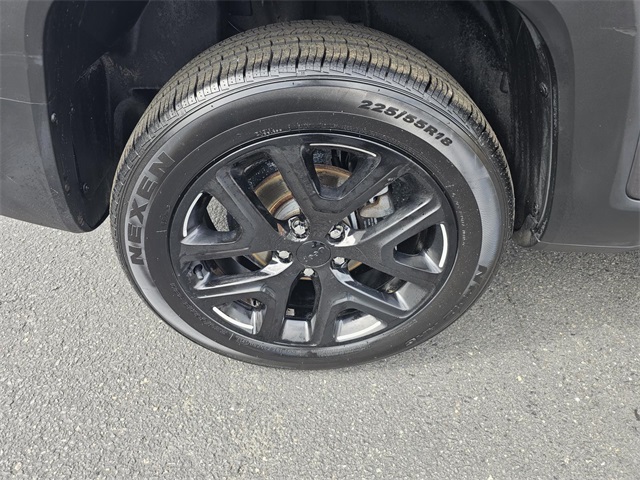 Vehicle image 9 of 43