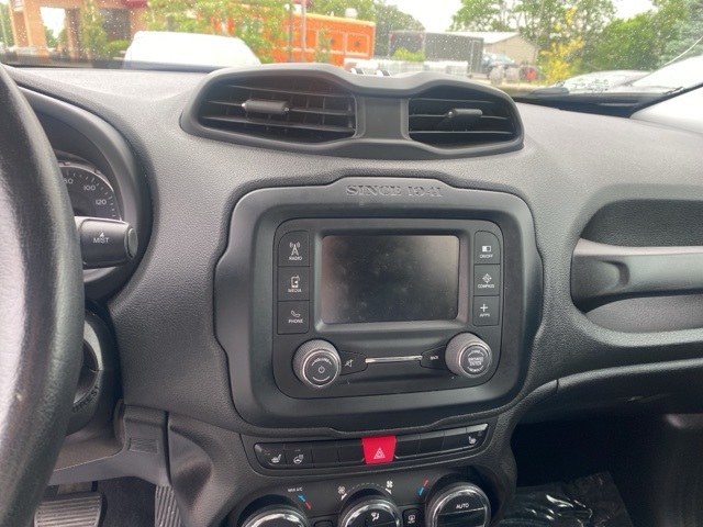 Vehicle image 14 of 34