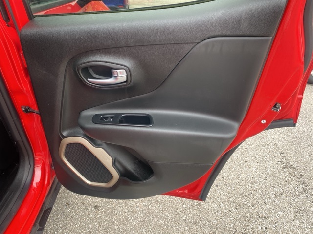 Vehicle image 26 of 34